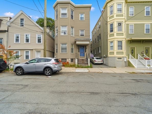 428 Saratoga St, Boston MA 02128