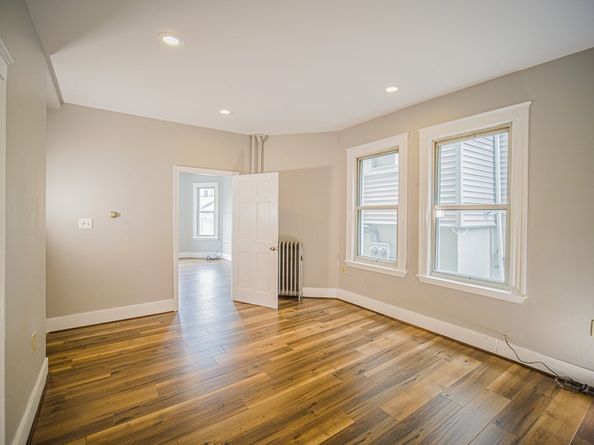 428 Saratoga St, Boston MA 02128