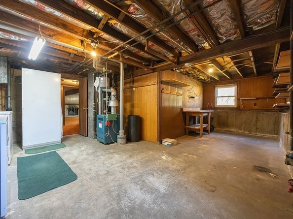 17 Plymouth Rd, Peabody MA 01960