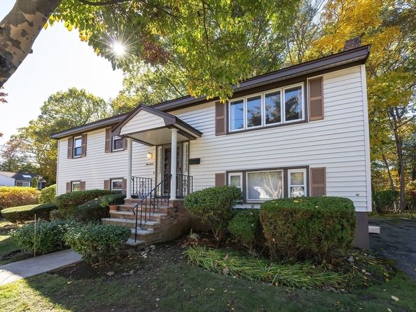 17 Plymouth Rd, Peabody MA 01960