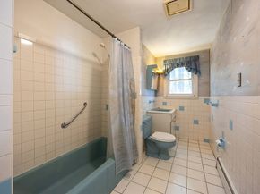 17 Plymouth Rd, Peabody MA 01960