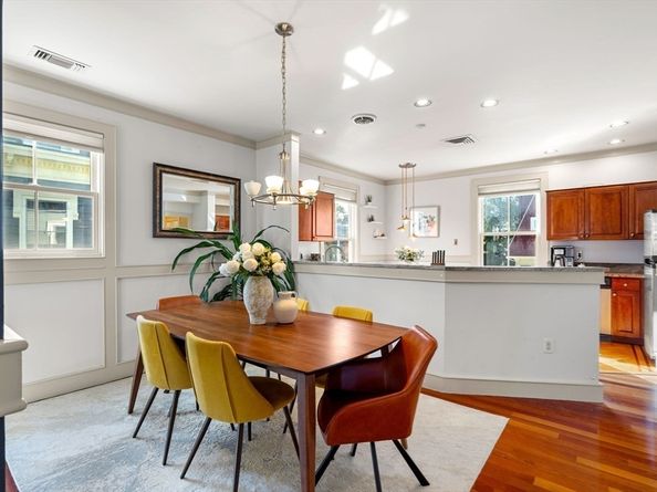 262 Lafayette St 2, Salem MA 01970