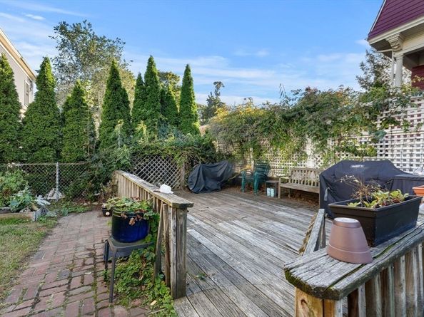 262 Lafayette St 2, Salem MA 01970