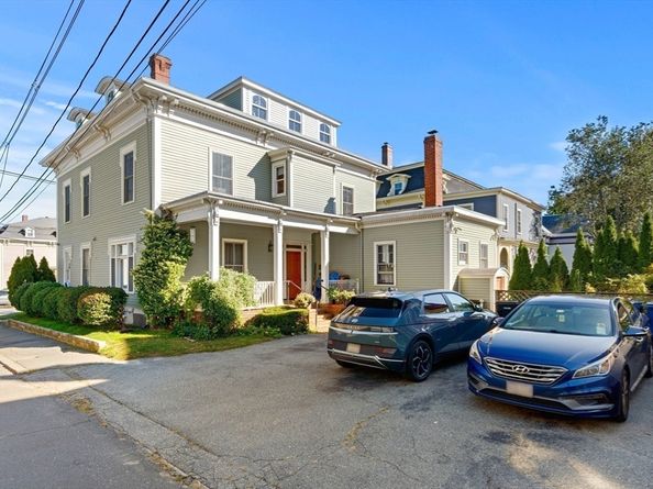 262 Lafayette St 2, Salem MA 01970