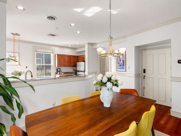 262 Lafayette St 2, Salem MA 01970