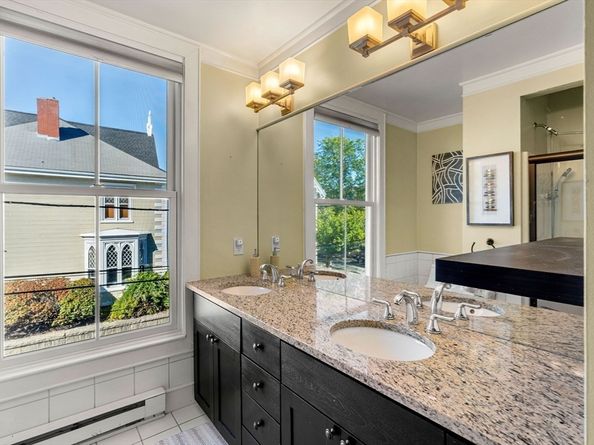 262 Lafayette St 2, Salem MA 01970