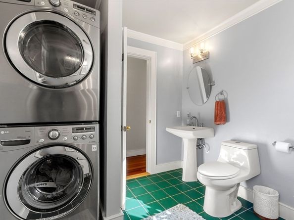 262 Lafayette St 2, Salem MA 01970
