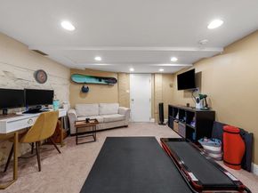 262 Lafayette St 2, Salem MA 01970