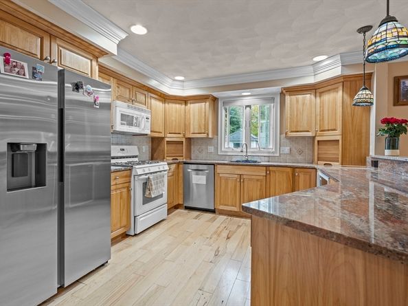 385 Sutton St 385, North Andover MA 01845