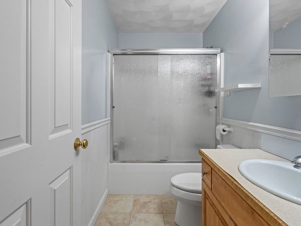 385 Sutton St 385, North Andover MA 01845