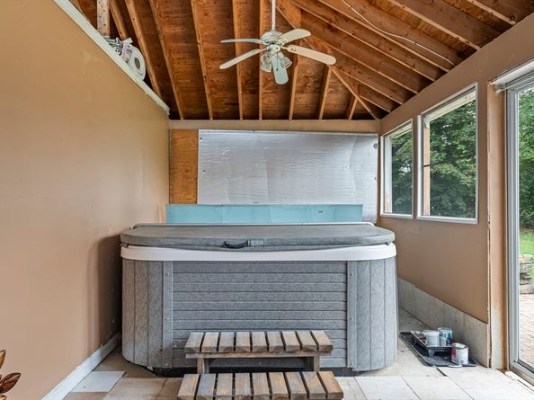 385 Sutton St 385, North Andover MA 01845
