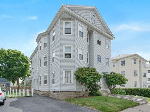 78 Harlem St, Worcester MA 01610