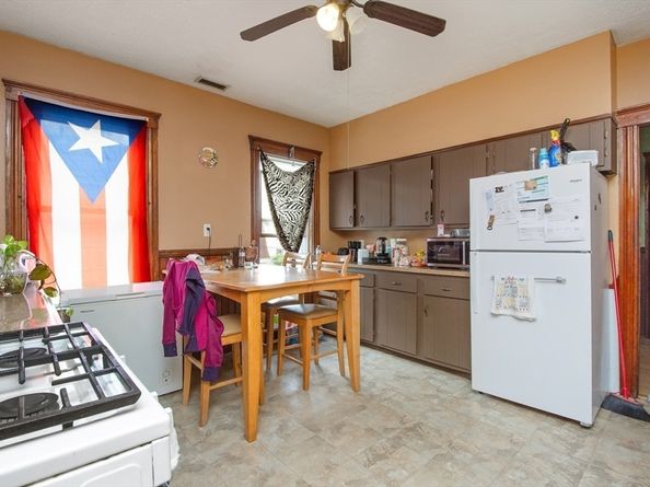 78 Harlem St, Worcester MA 01610