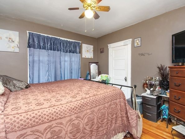 78 Harlem St, Worcester MA 01610