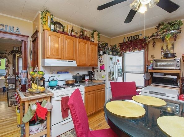 78 Harlem St, Worcester MA 01610