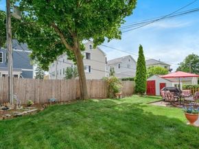 78 Harlem St, Worcester MA 01610