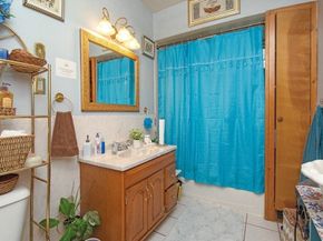78 Harlem St, Worcester MA 01610