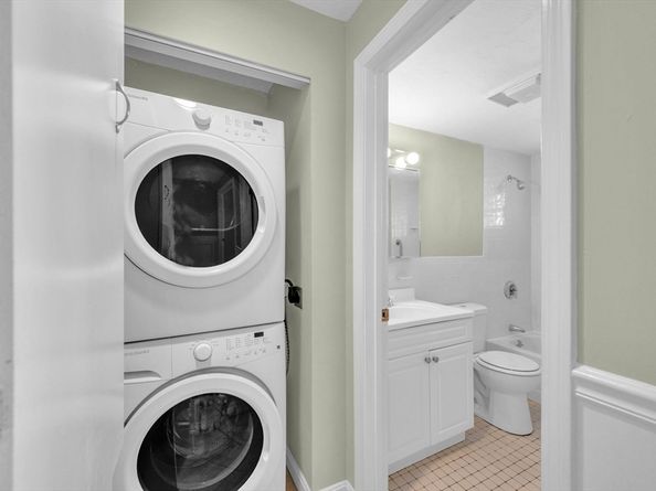 20 Rockland House Rd 203, Hull MA 02045