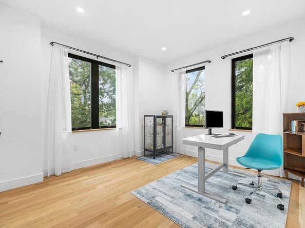 25 Tolman St 2, Waltham MA 02453