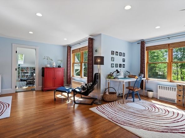 18 Hill St, Lexington MA 02421
