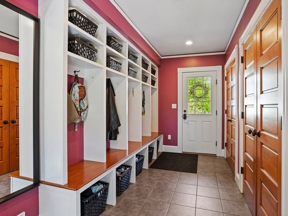 18 Hill St, Lexington MA 02421