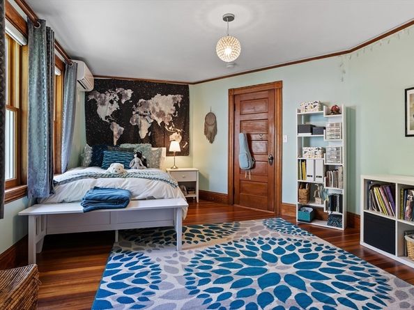 18 Hill St, Lexington MA 02421