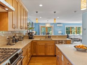 18 Hill St, Lexington MA 02421