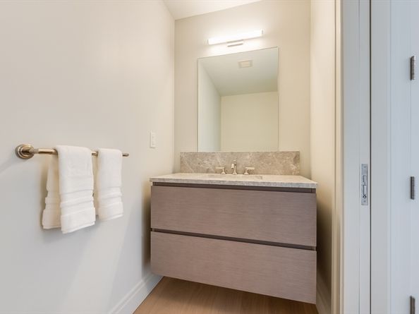 135 Seaport Blvd PH3B, Boston MA 02210
