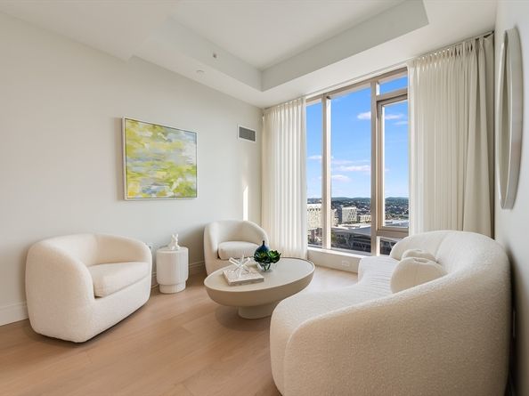 135 Seaport Blvd PH3B, Boston MA 02210