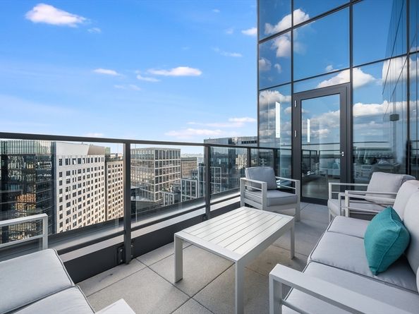 135 Seaport Blvd PH3B, Boston MA 02210