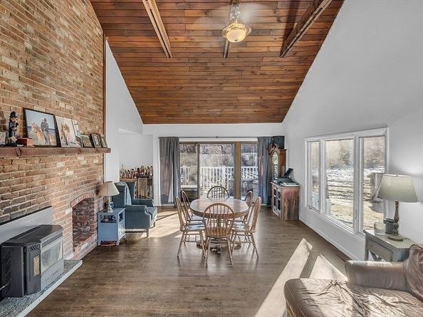 84 Powers Rd, Westford MA 01886