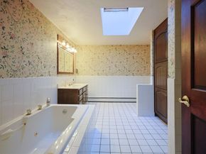 587 Common St, Walpole MA 02081