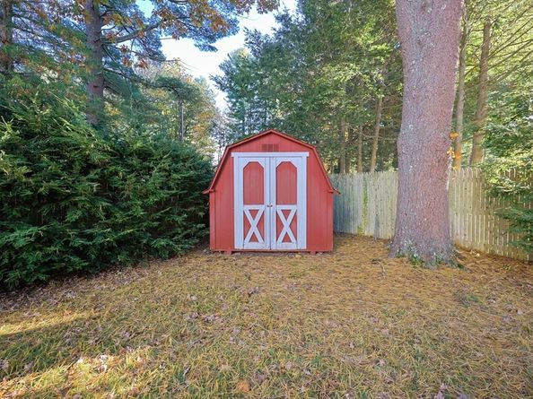 587 Common St, Walpole MA 02081