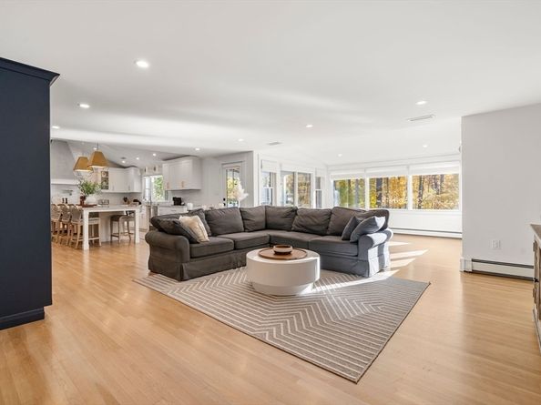 23 Tophet Rd, Lynnfield MA 01940