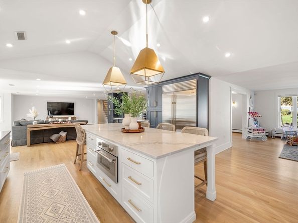 23 Tophet Rd, Lynnfield MA 01940