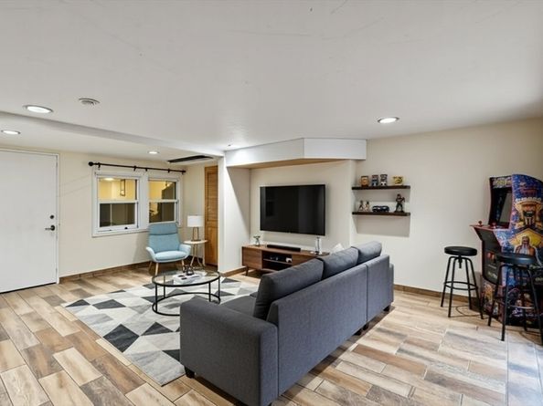 425 Pleasant St, Marlborough MA 01752