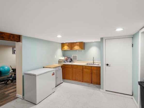 425 Pleasant St, Marlborough MA 01752