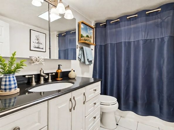 425 Pleasant St, Marlborough MA 01752