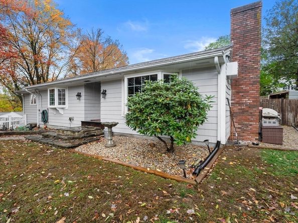 425 Pleasant St, Marlborough MA 01752