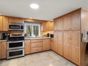 425 Pleasant St, Marlborough MA 01752