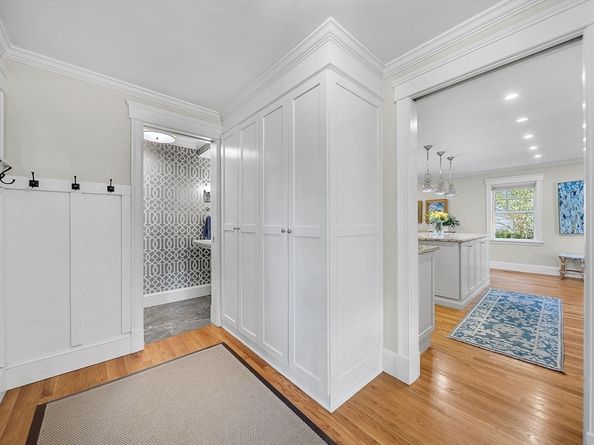 13 Cavanaugh Rd, Wellesley MA 02481