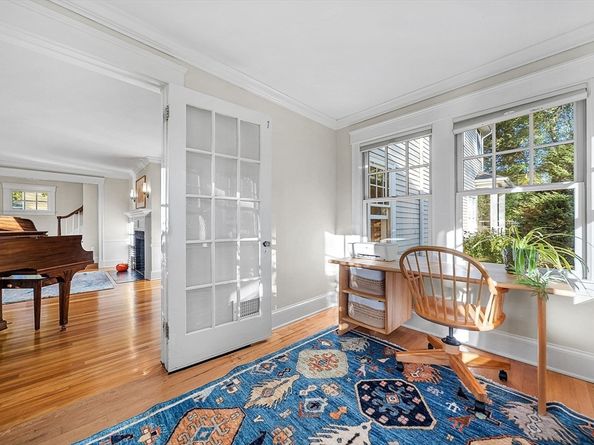 13 Cavanaugh Rd, Wellesley MA 02481
