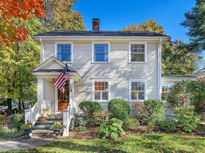 13 Cavanaugh Rd, Wellesley MA 02481