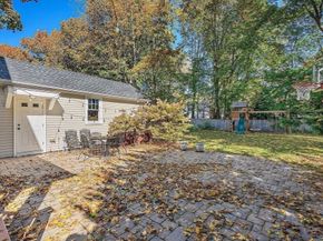 13 Cavanaugh Rd, Wellesley MA 02481
