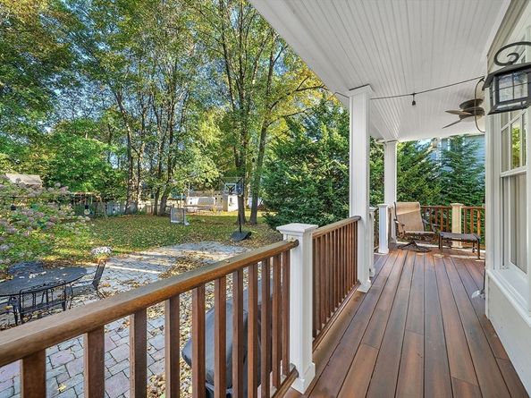 13 Cavanaugh Rd, Wellesley MA 02481