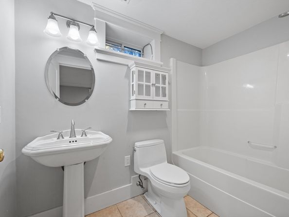 6 Brickyard Rd, Leicester MA 01524