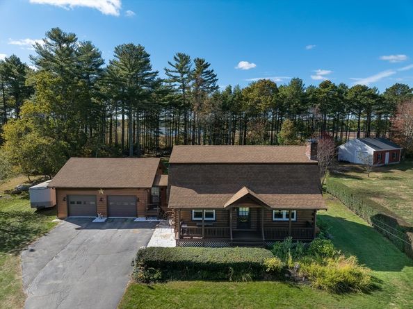 141 Rocky Meadow St, Middleboro MA 02346