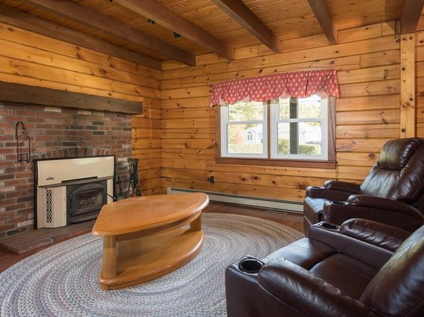 141 Rocky Meadow St, Middleboro MA 02346