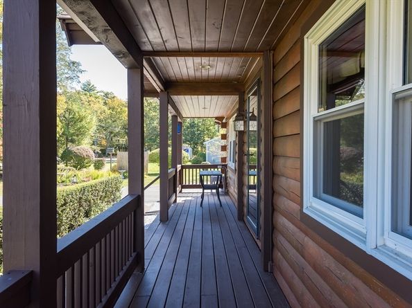 141 Rocky Meadow St, Middleboro MA 02346