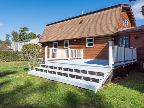 141 Rocky Meadow St, Middleboro MA 02346